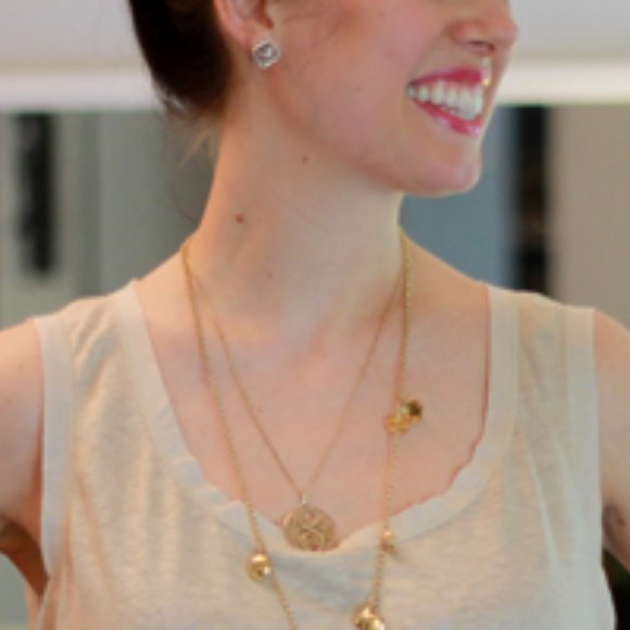 Kendra Scott Bonnie Earrings in Gray - Picture 2 of 4